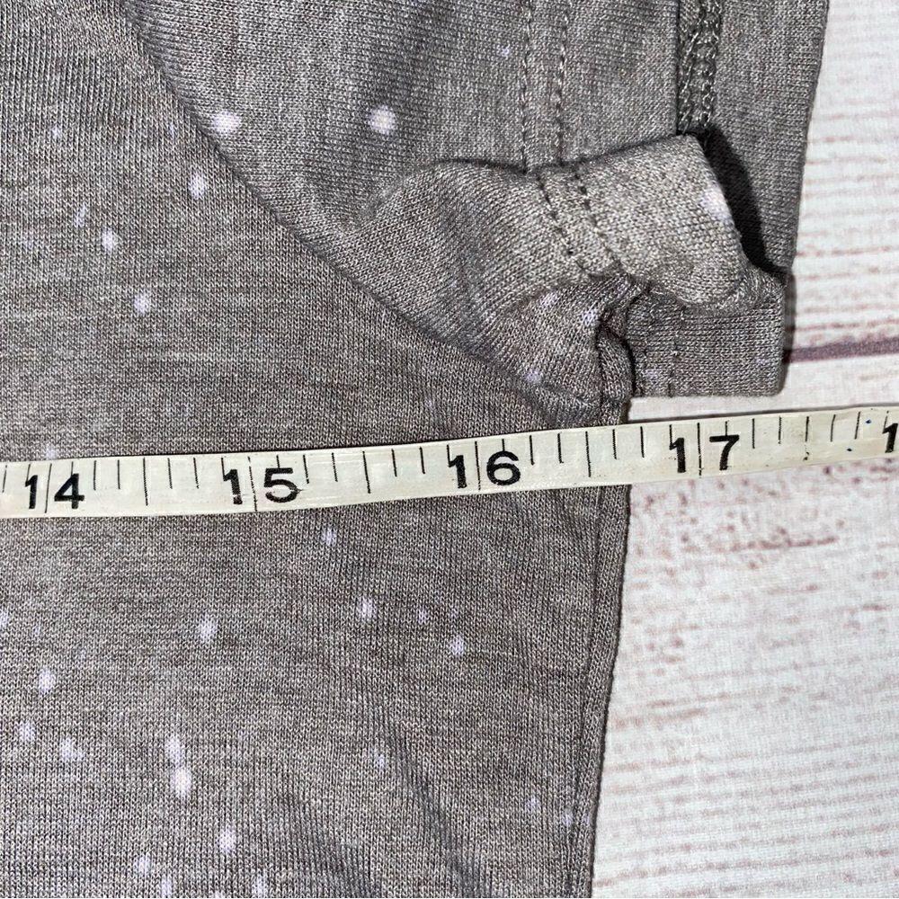 Women’s short sleeve Crewneck hi low tee w/saying coffee & chill women sz S - Picture 8 of 9